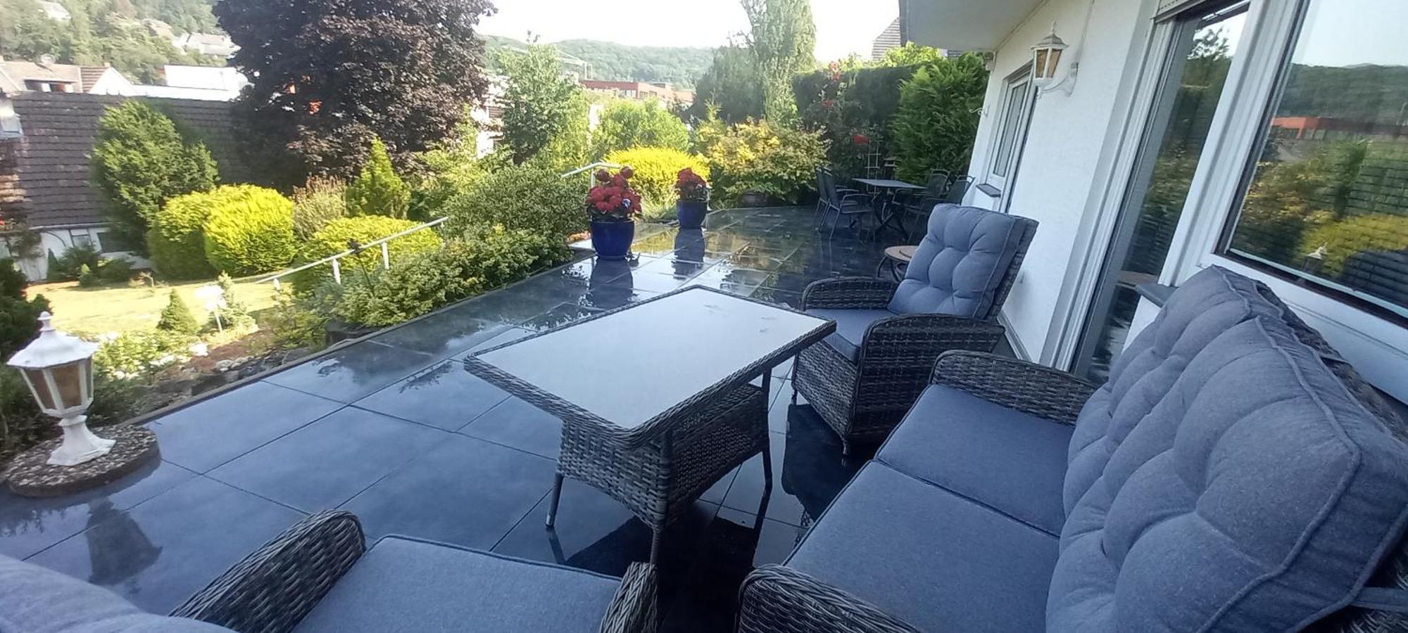 A Large Fully Furnished Private Apartment リンツ・アム・ライン エクステリア 写真